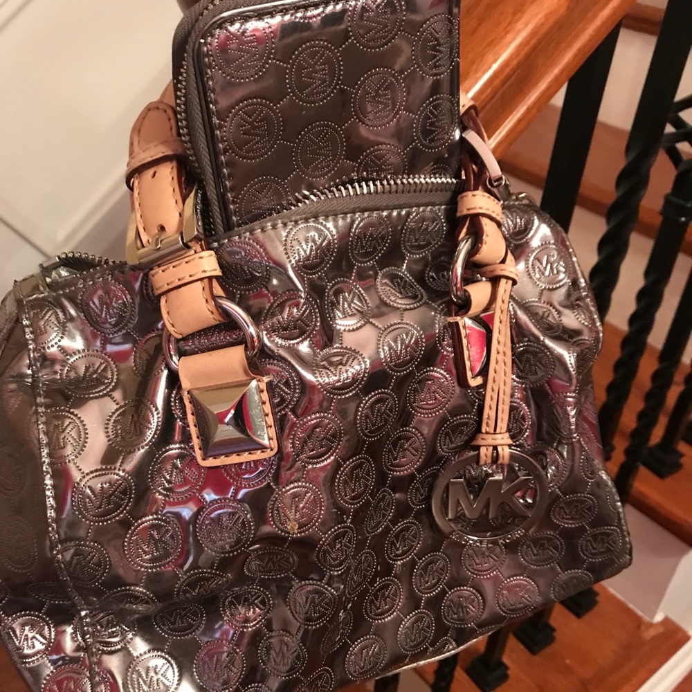 Authentic Michael Kors purse with matching wallet